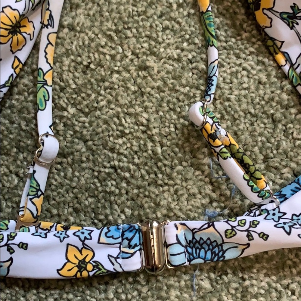 Bathing suit - Picture 3 of 4